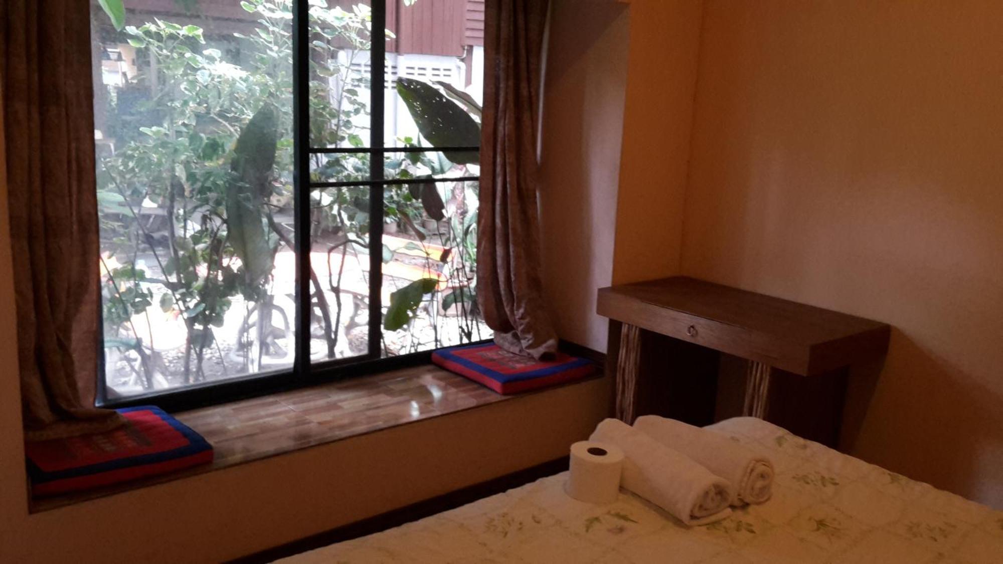 Hotel Baan Songjum Chiang Mai Habitación foto